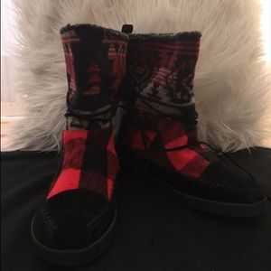 Red & Black Tartan w/ Tie, lined, size 8